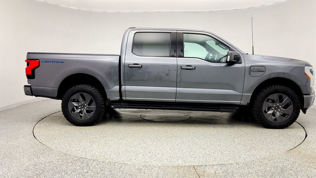 Used 2022 Ford F150 Lightning Lariat AWD/4WD image 4