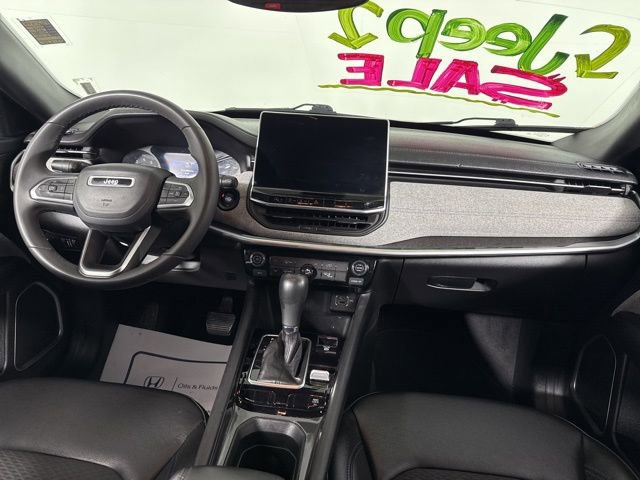 Used 2024 Jeep Compass Latitude image 20