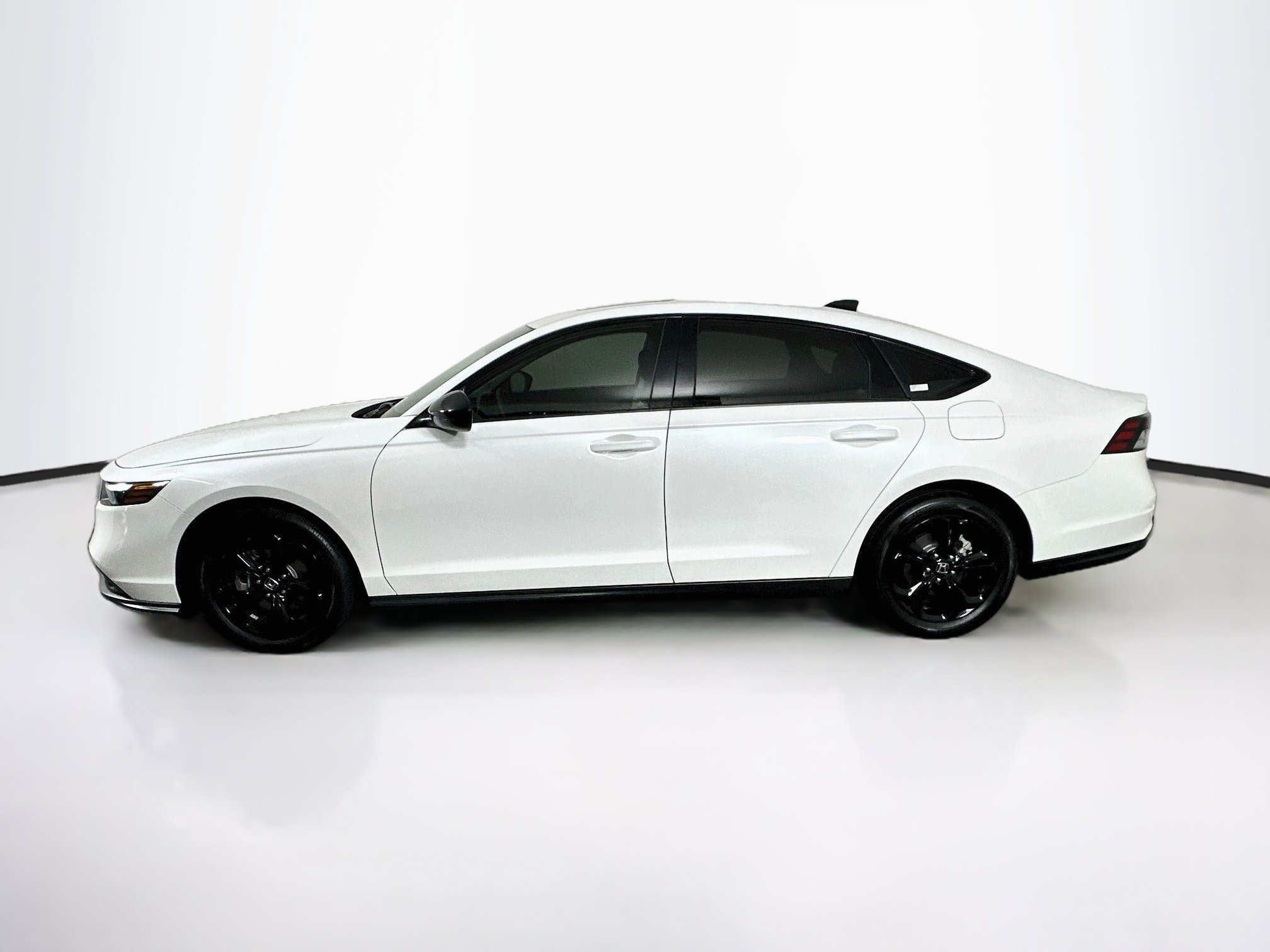 Used 2025 Honda Accord SE image 4