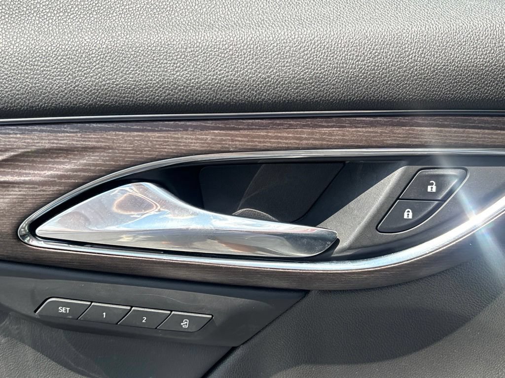 Used 2023 Buick Envision Avenir FWD image 9