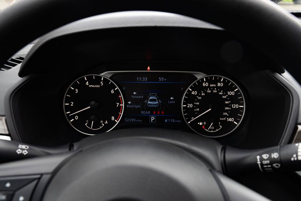 Used 2024 Nissan Altima 2.5 SV FWD image 12