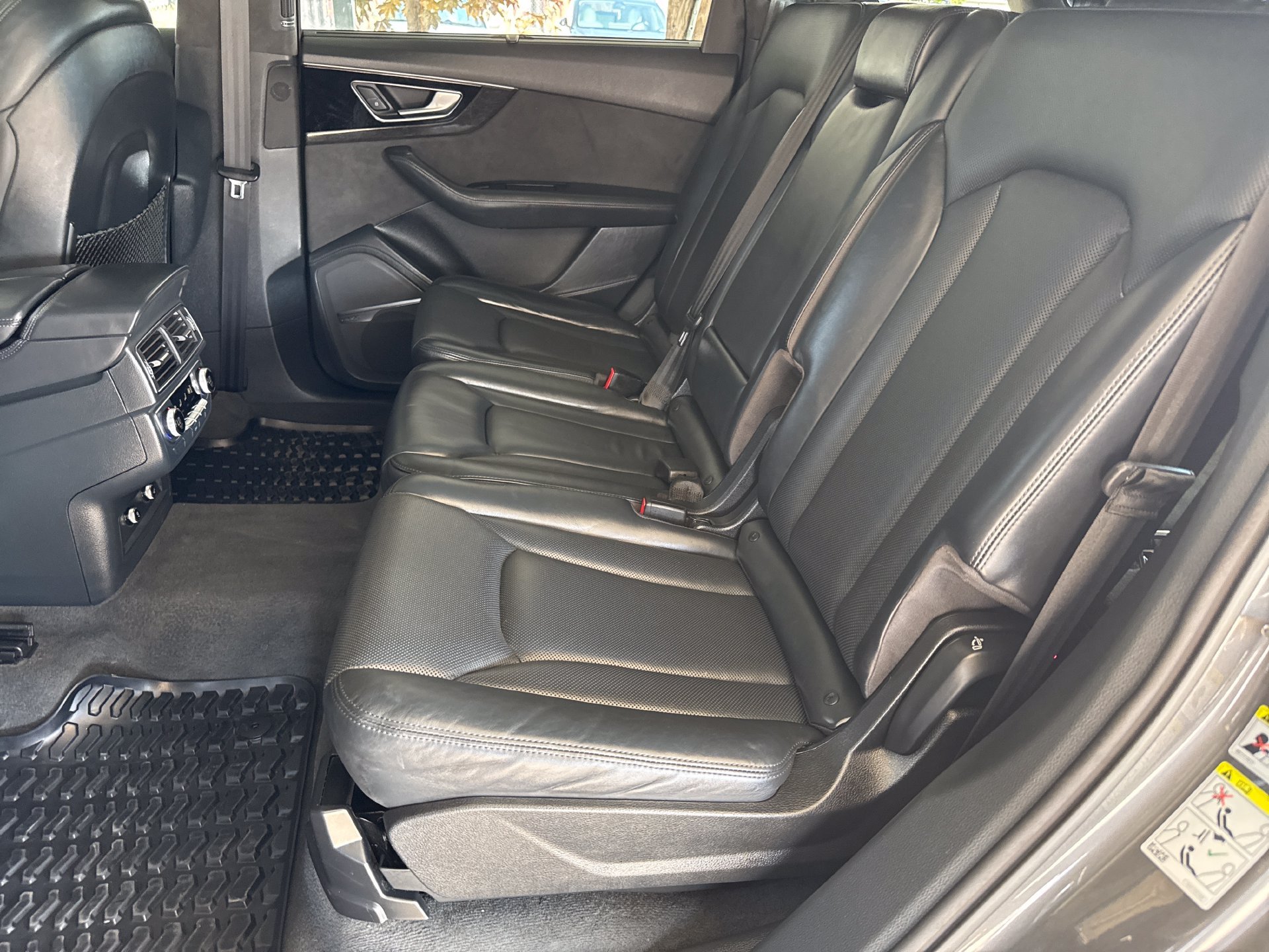 Used 2019 Audi Q7 3.0T Prestige w/ Prestige Package AWD/4WD image 23