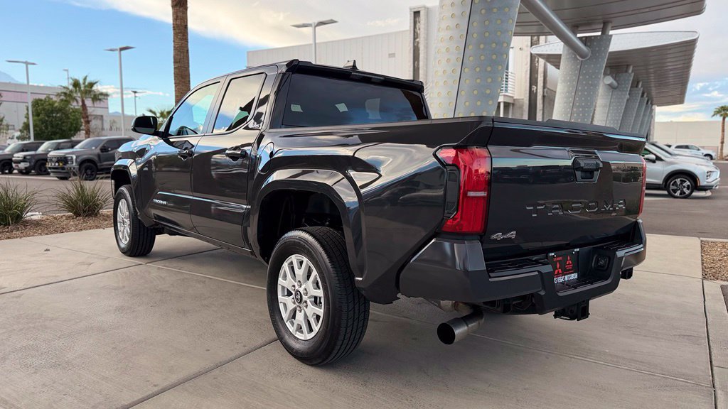 Used 2026 Toyota Tacoma SR5 AWD/4WD image 5