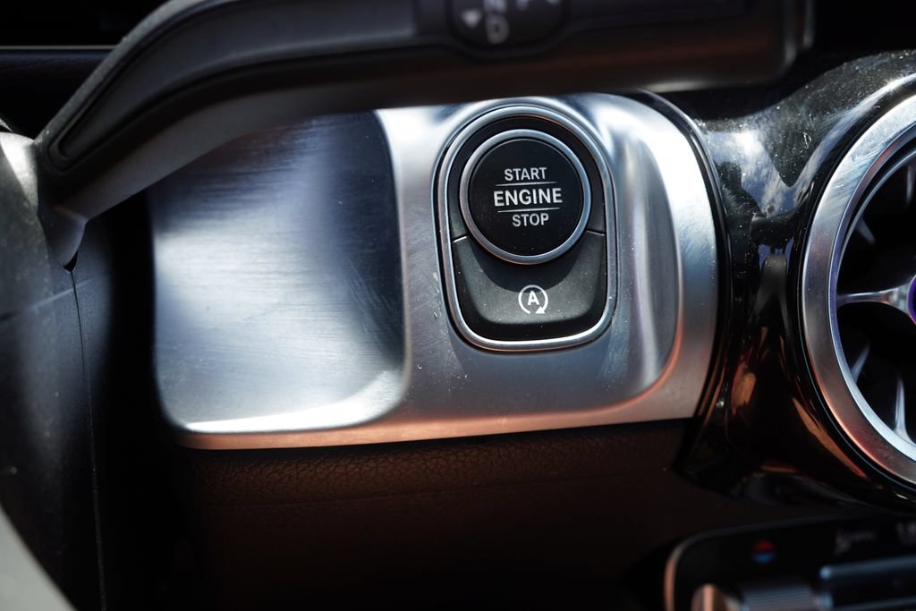 Used 2022 Mercedes-Benz GLB 250 4MATIC image 30