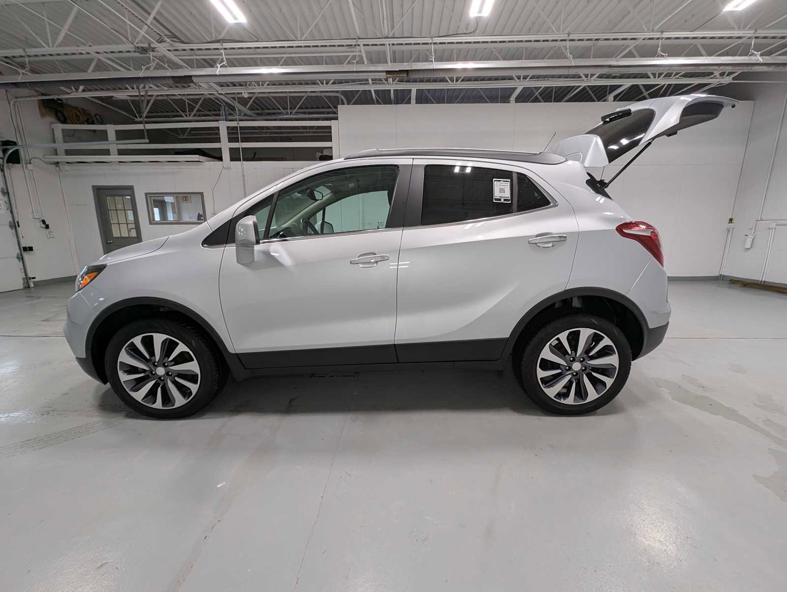 Used 2022 Buick Encore Preferred w/ Safety Package image 12