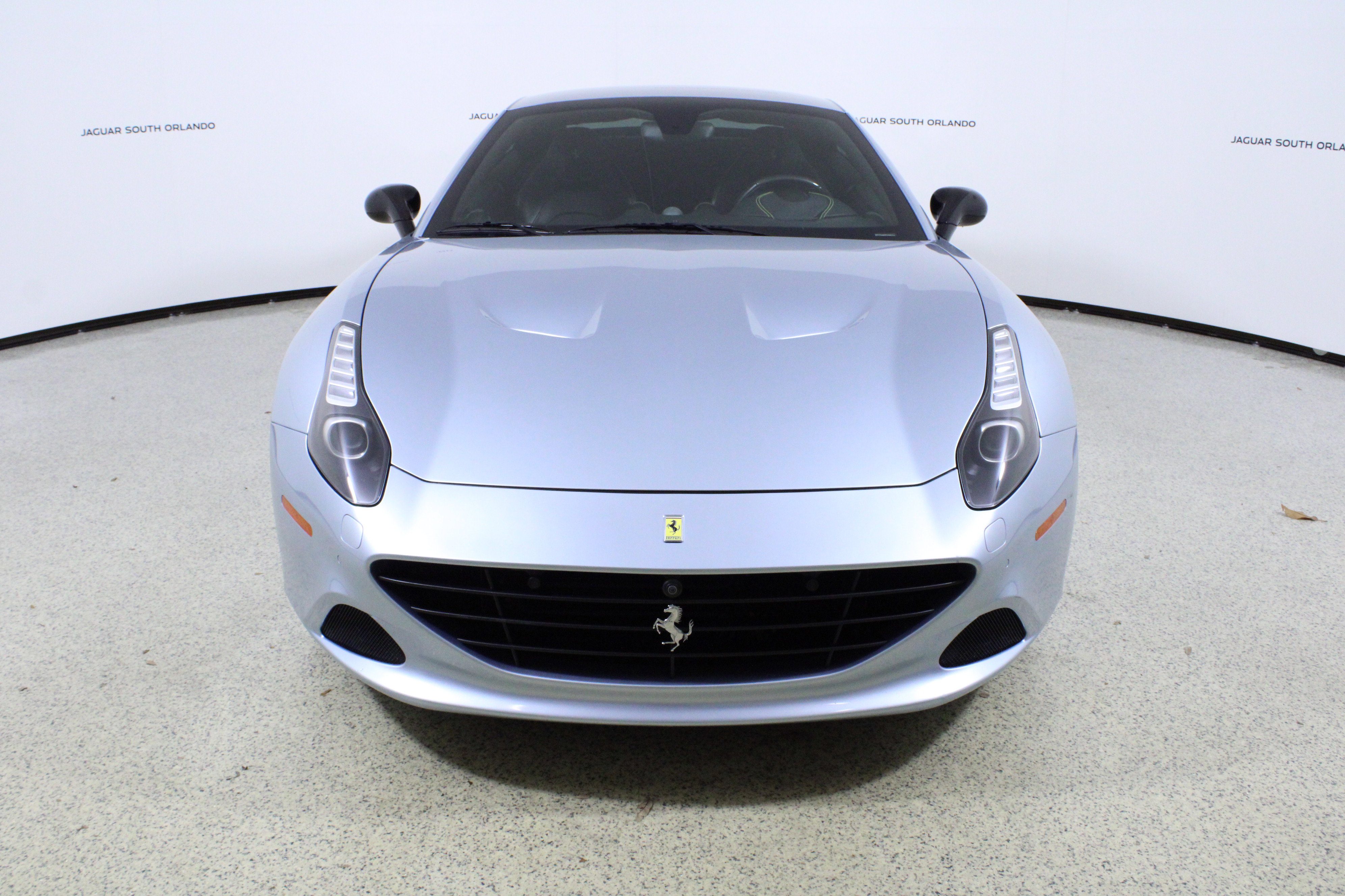 Used 2015 Ferrari California T image 2