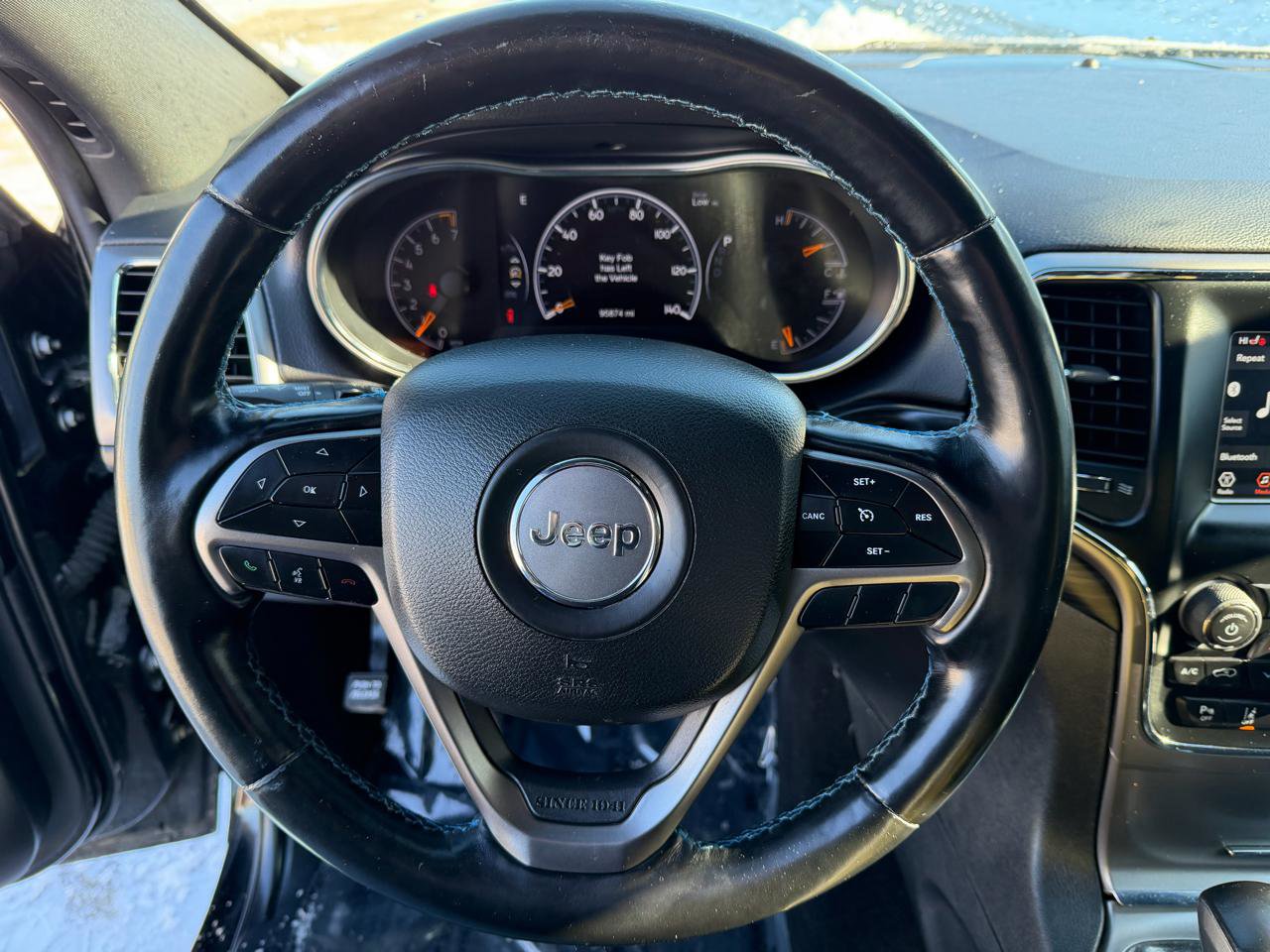 Used 2020 Jeep Grand Cherokee Laredo image 16