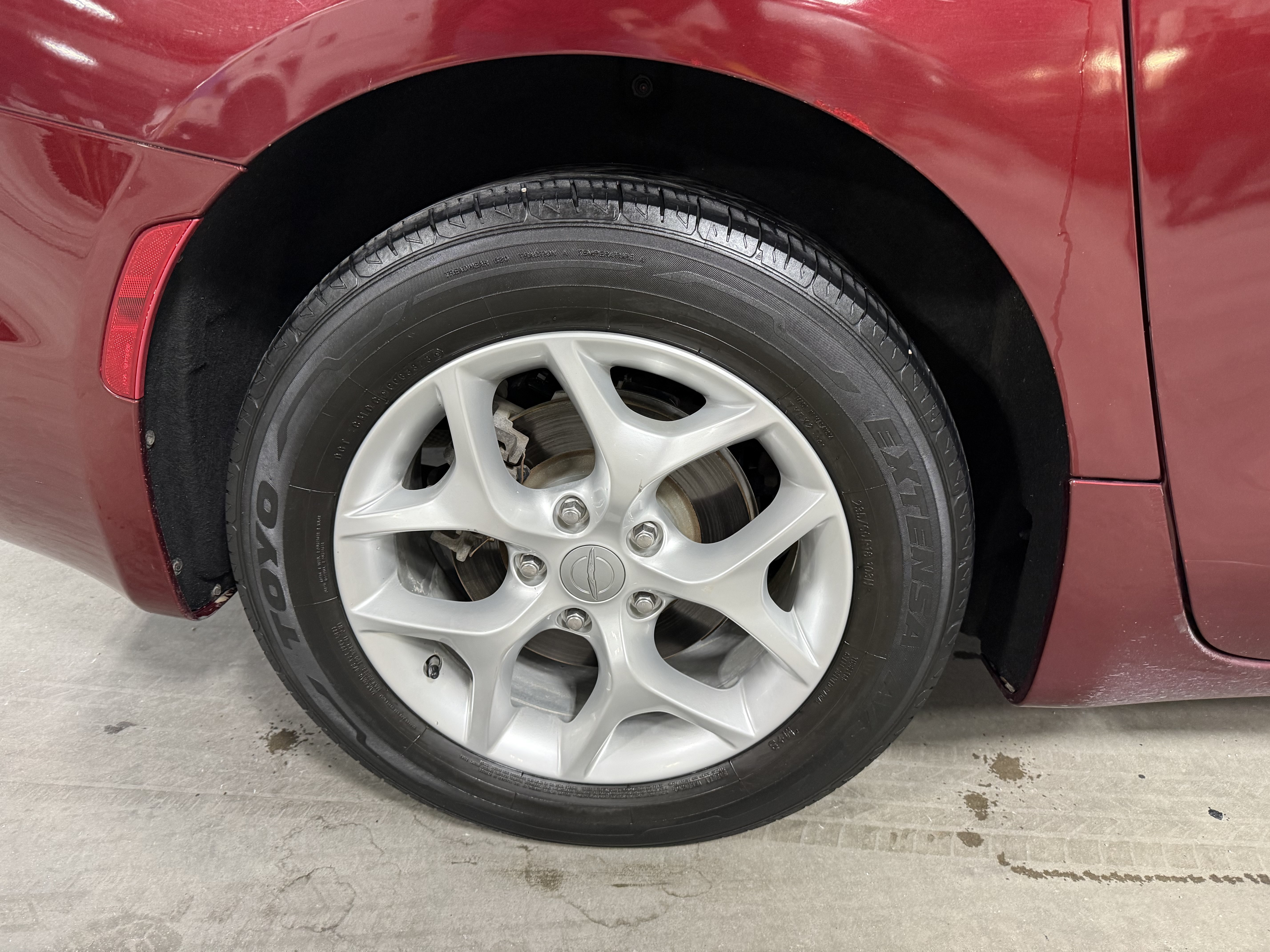 Used 2017 Chrysler Pacifica Touring-L Plus FWD image 7