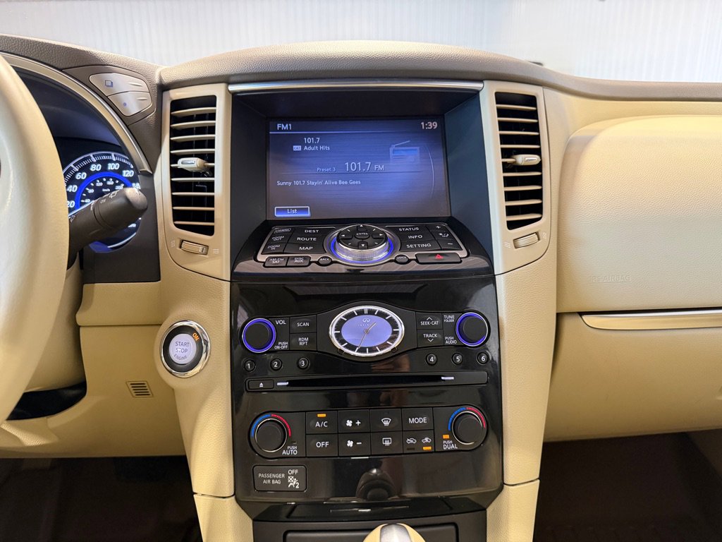 Used 2013 INFINITI FX37 AWD w/ Premium Pkg image 31