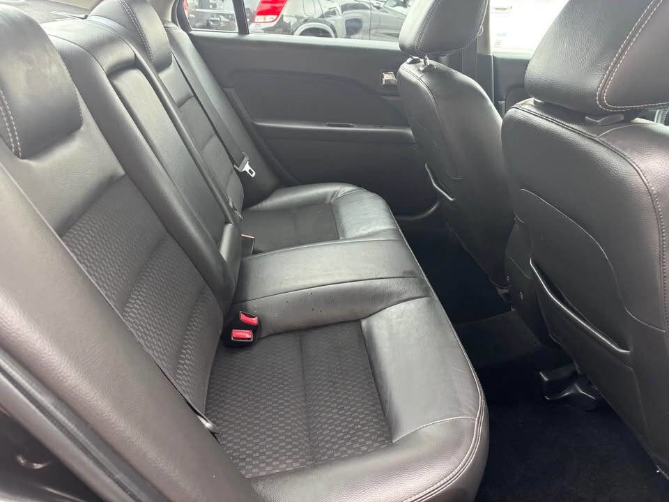Used 2009 Ford Fusion SEL image 9