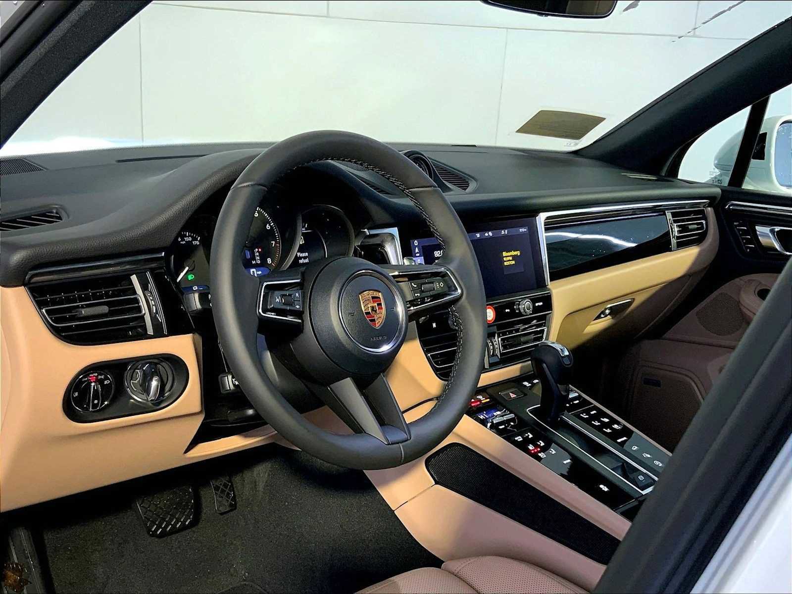 New 2026 Porsche Macan AWD/4WD image 4