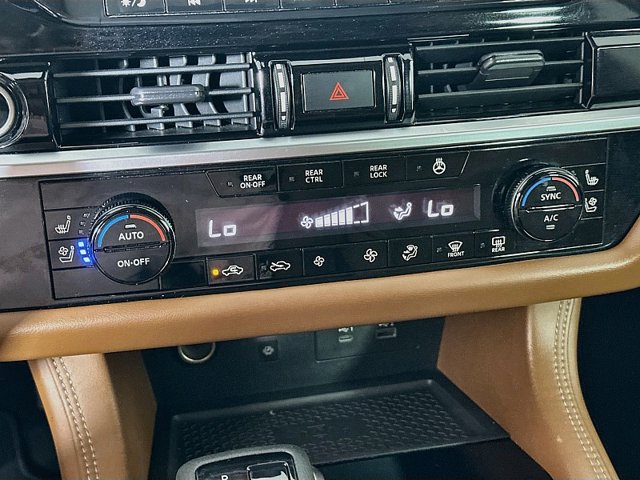 Used 2023 Nissan Pathfinder Platinum AWD/4WD image 18