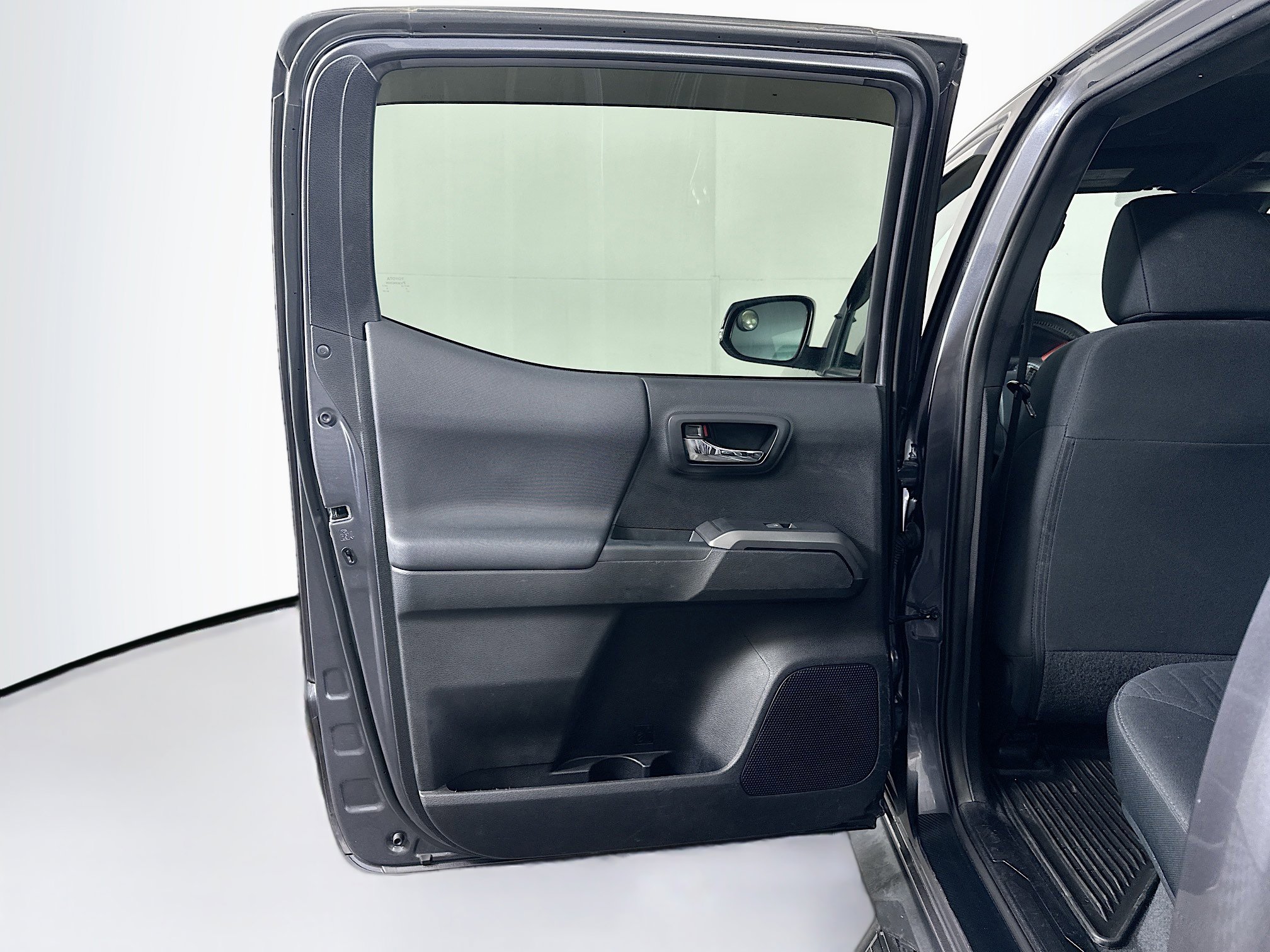 Used 2020 Toyota Tacoma TRD Sport image 25