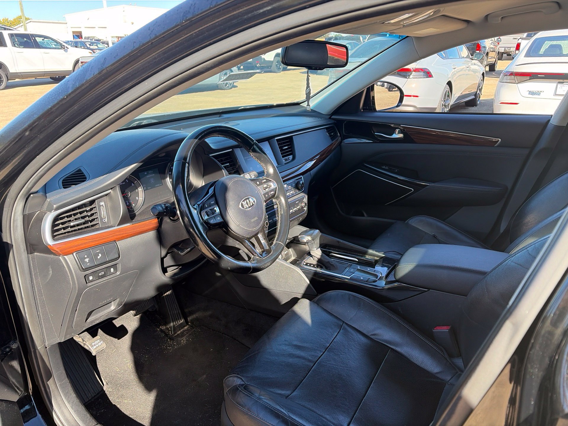 Used 2019 Kia Cadenza Premium FWD image 4