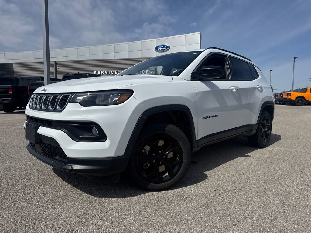 Used 2024 Jeep Compass Latitude AWD/4WD image 1