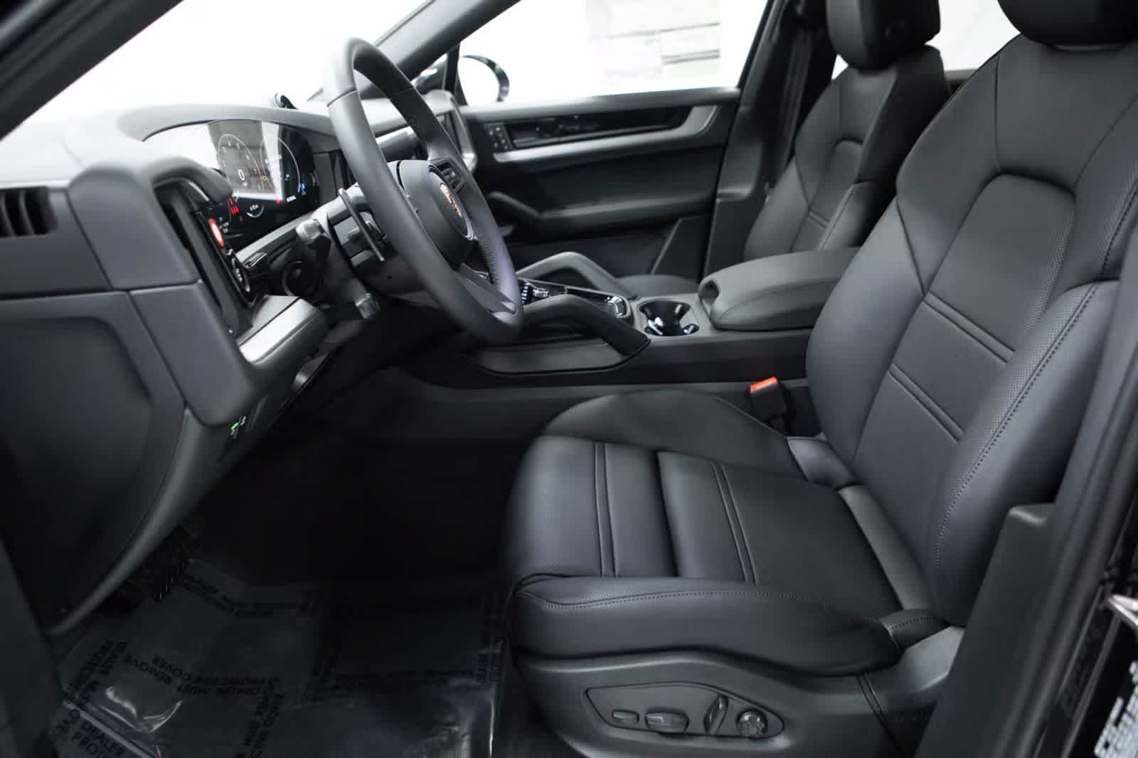 Certified 2026 Porsche Cayenne Coupe AWD/4WD image 22