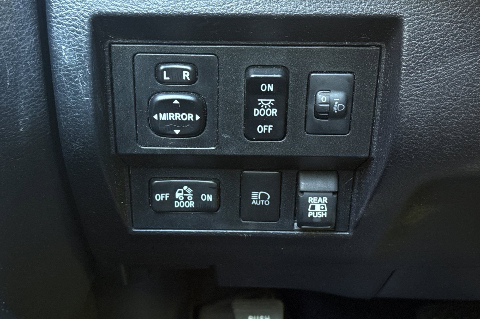 Used 2021 Toyota Tundra Limited w/ Limited Premium Package AWD/4WD image 36