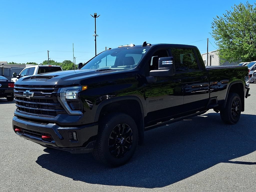Used 2025 Chevrolet Silverado 2500 LTZ w/ Trail Boss Package AWD/4WD image 3