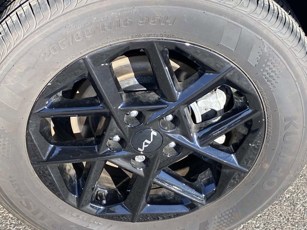 Used 2025 Kia K5 LXS image 30