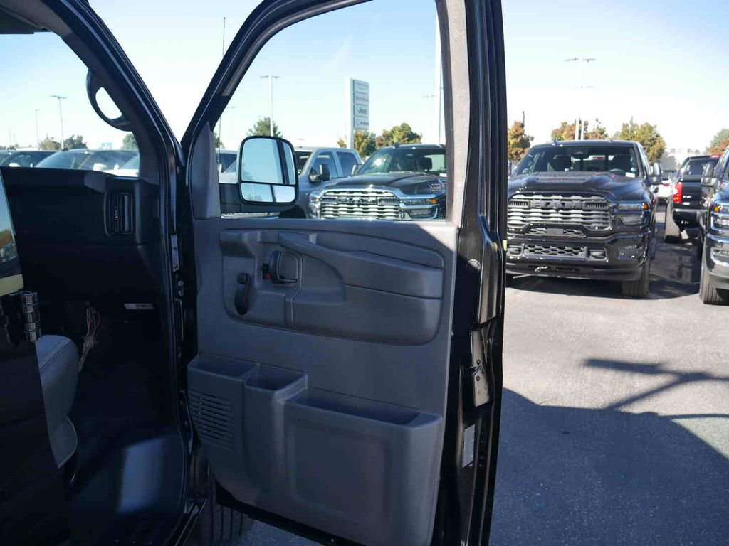 Used 2013 Chevrolet Express 1500 LS image 17