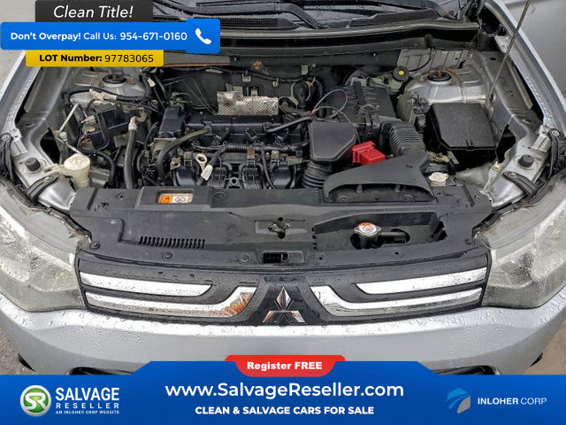 Used 2014 Mitsubishi Outlander SE image 16