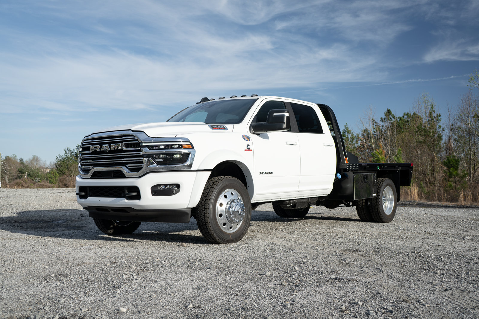 New 2026 RAM 4500 4x4 Crew Cab DRW w/ Laramie Trim Package image 3