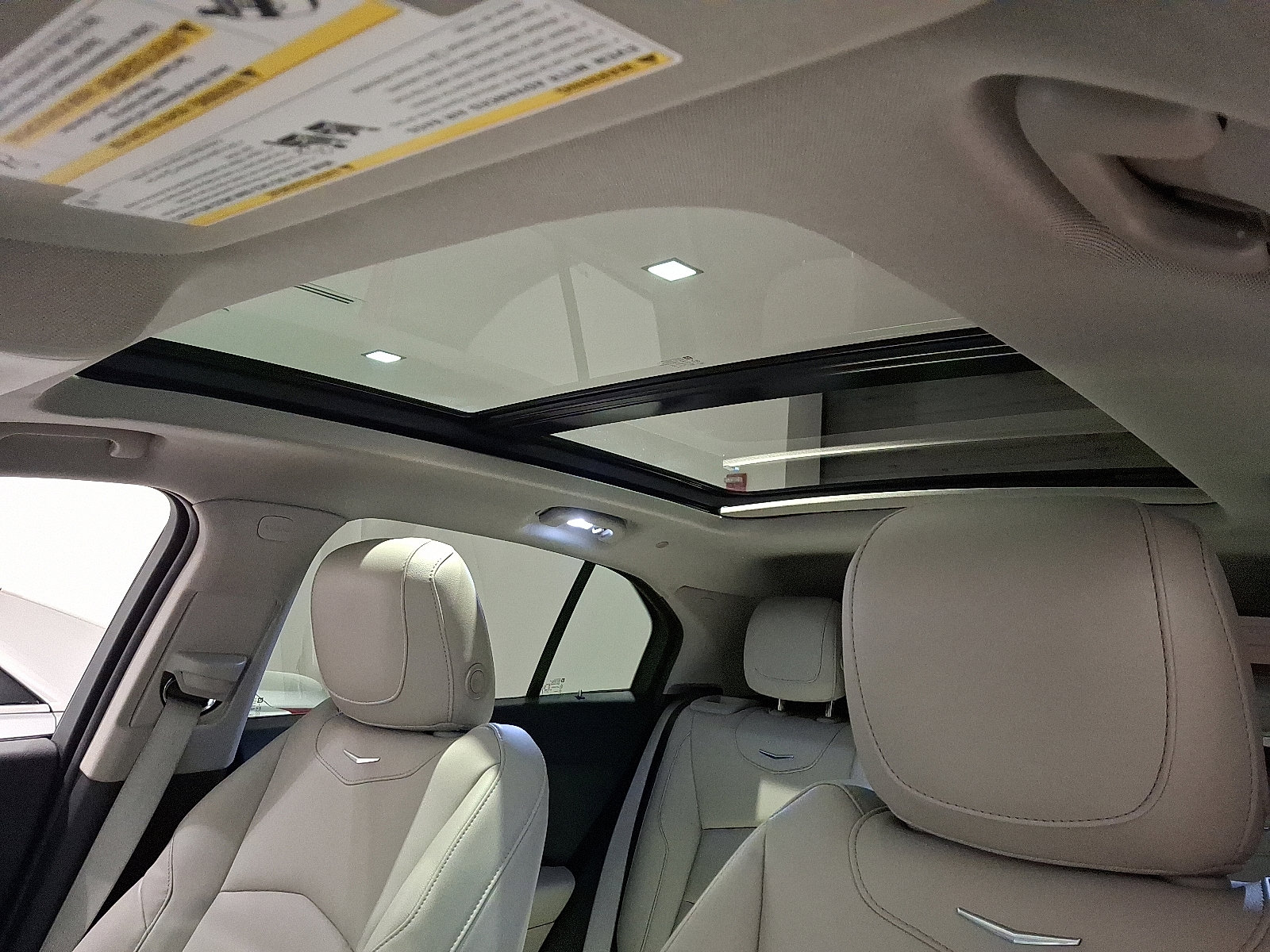 Used 2021 Cadillac XT4 Luxury w/ Cold Weather Package image 10