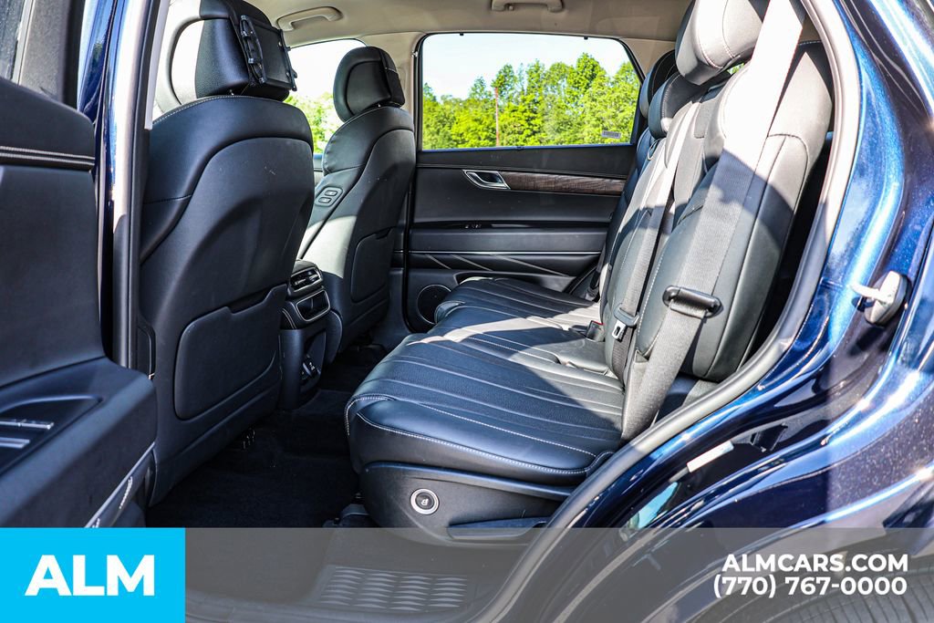 Used 2024 Genesis GV80 2.5T AWD/4WD image 19