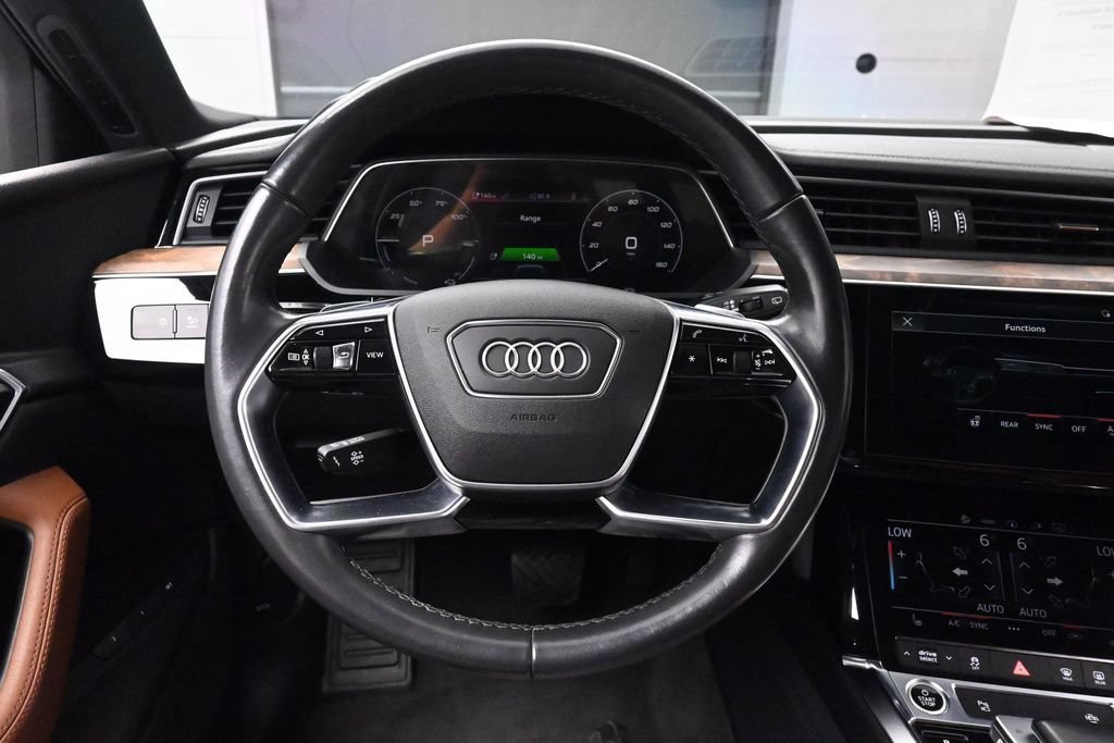Used 2022 Audi e-tron Premium AWD/4WD image 29