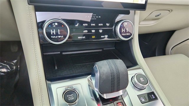 Used 2025 Jaguar F-PACE R-Dynamic S image 46