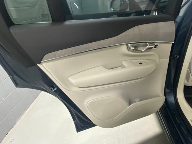 Used 2025 Volvo XC90 T8 Plus w/ Protection Package AWD/4WD image 8