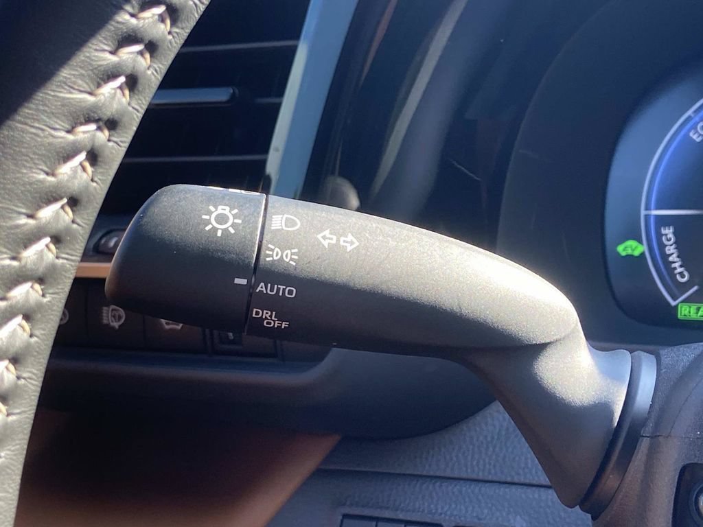 Used 2025 Toyota Crown Signia AWD/4WD image 33