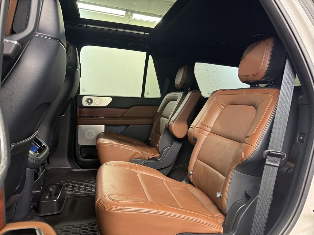 Certified 2023 Lincoln Navigator Reserve AWD/4WD image 36