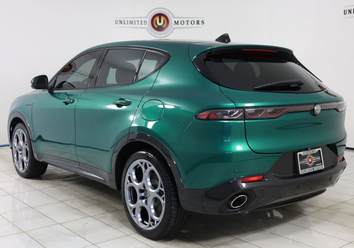 Used 2024 Alfa Romeo Tonale Veloce w/ Active Assist Package AWD/4WD image 4