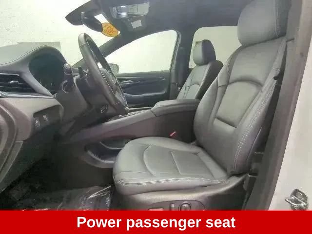 Used 2023 Buick Enclave Essence FWD image 41