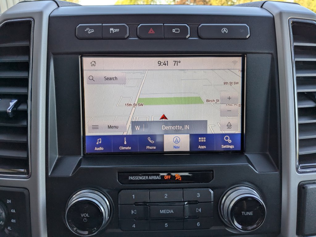 Used 2019 Ford F150 Lariat w/ Equipment Group 502A Luxury AWD/4WD image 25