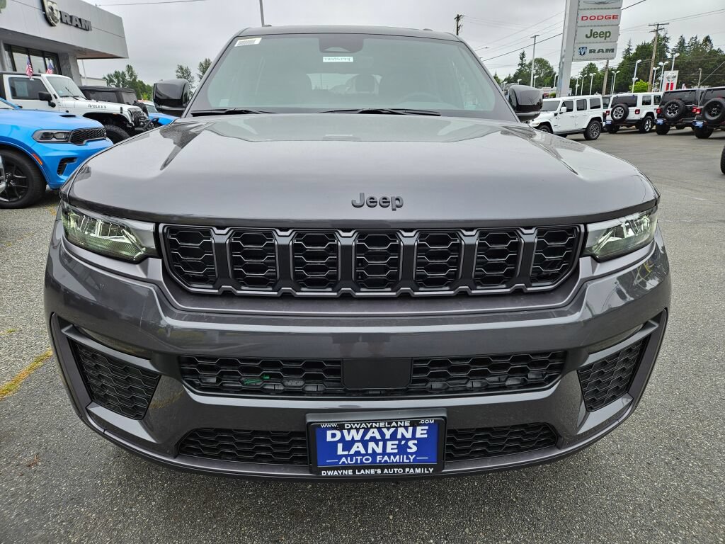 New 2026 Jeep Grand Cherokee L Limited w/ Limited Altitude Package AWD/4WD image 8