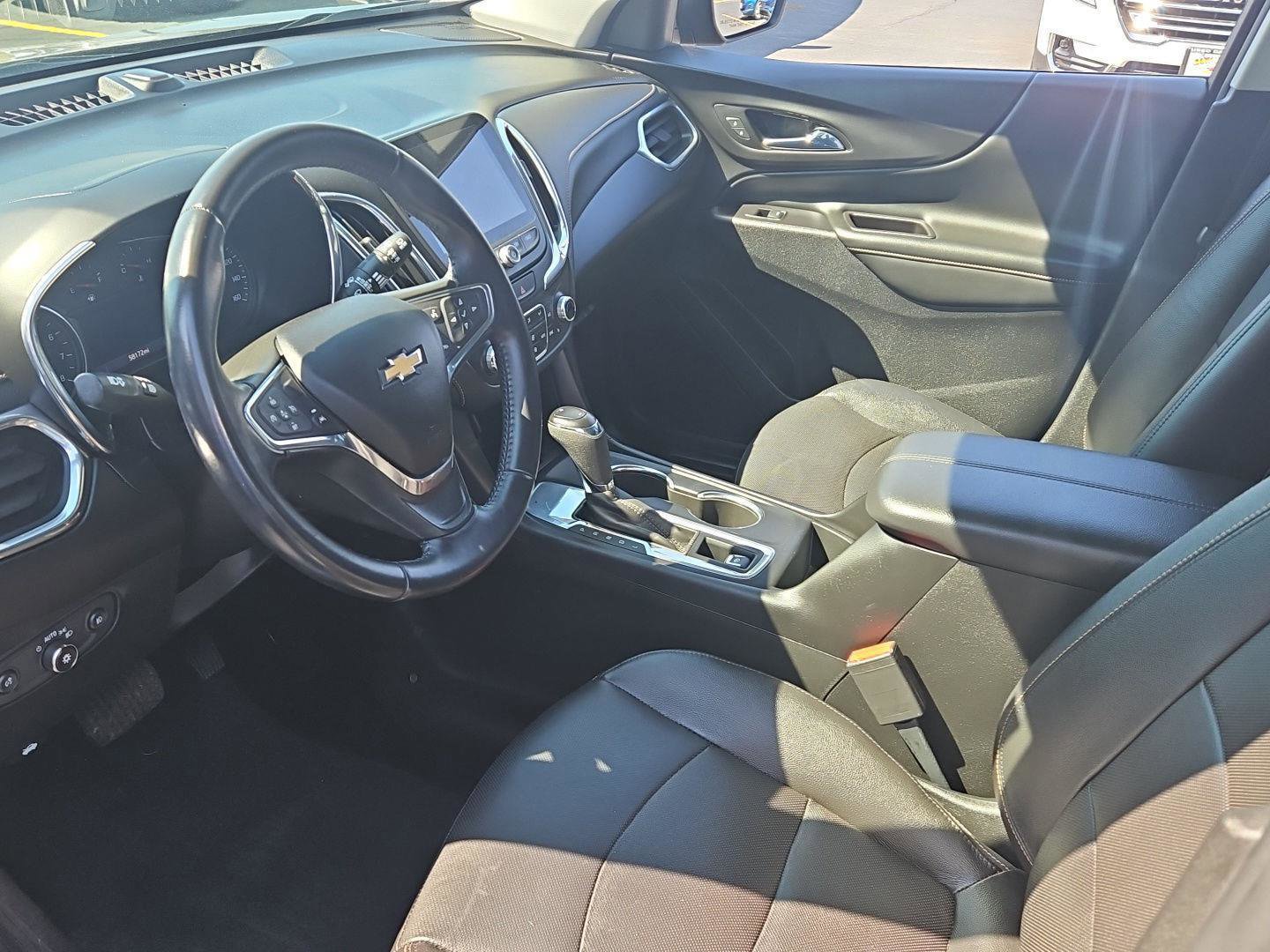 Used 2020 Chevrolet Equinox Premier w/ Premier Redline Edition FWD image 13