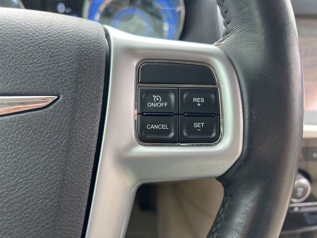 Used 2012 Chrysler 300 Limited image 18