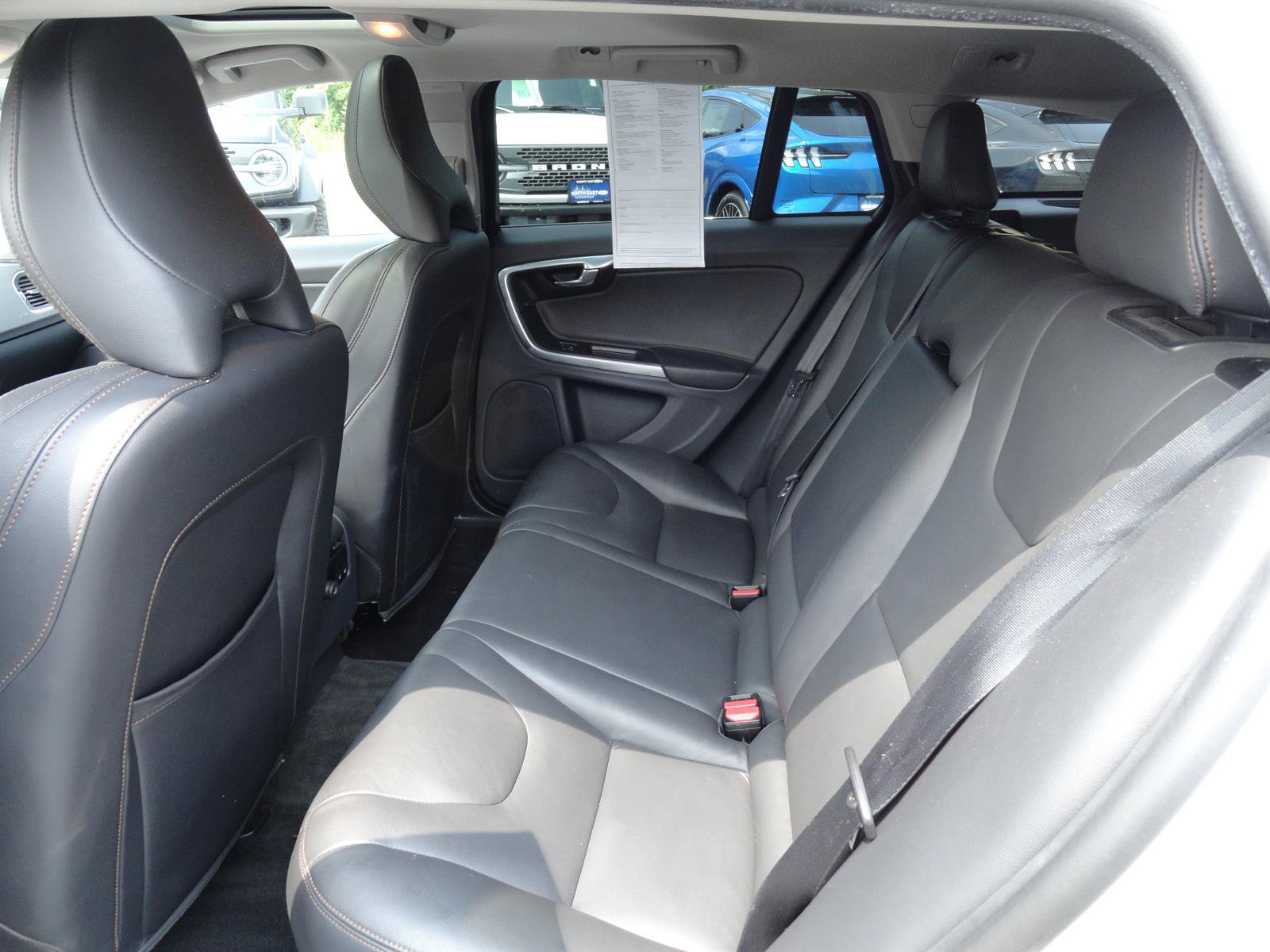 Used 2015 Volvo V60 T5 Cross Country w/ Protection Package AWD/4WD image 17