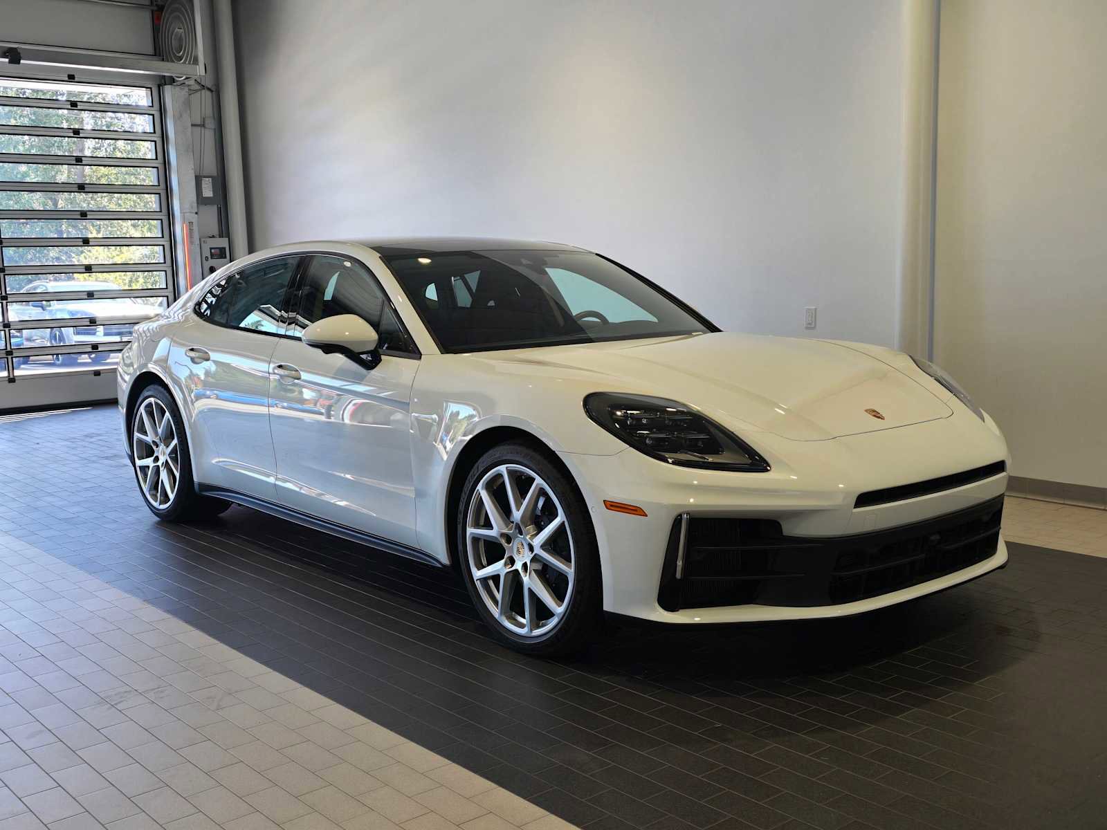 Used 2024 Porsche Panamera 4 image 7