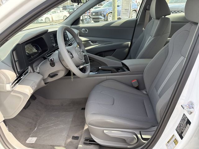 New 2026 Hyundai Elantra SE image 9