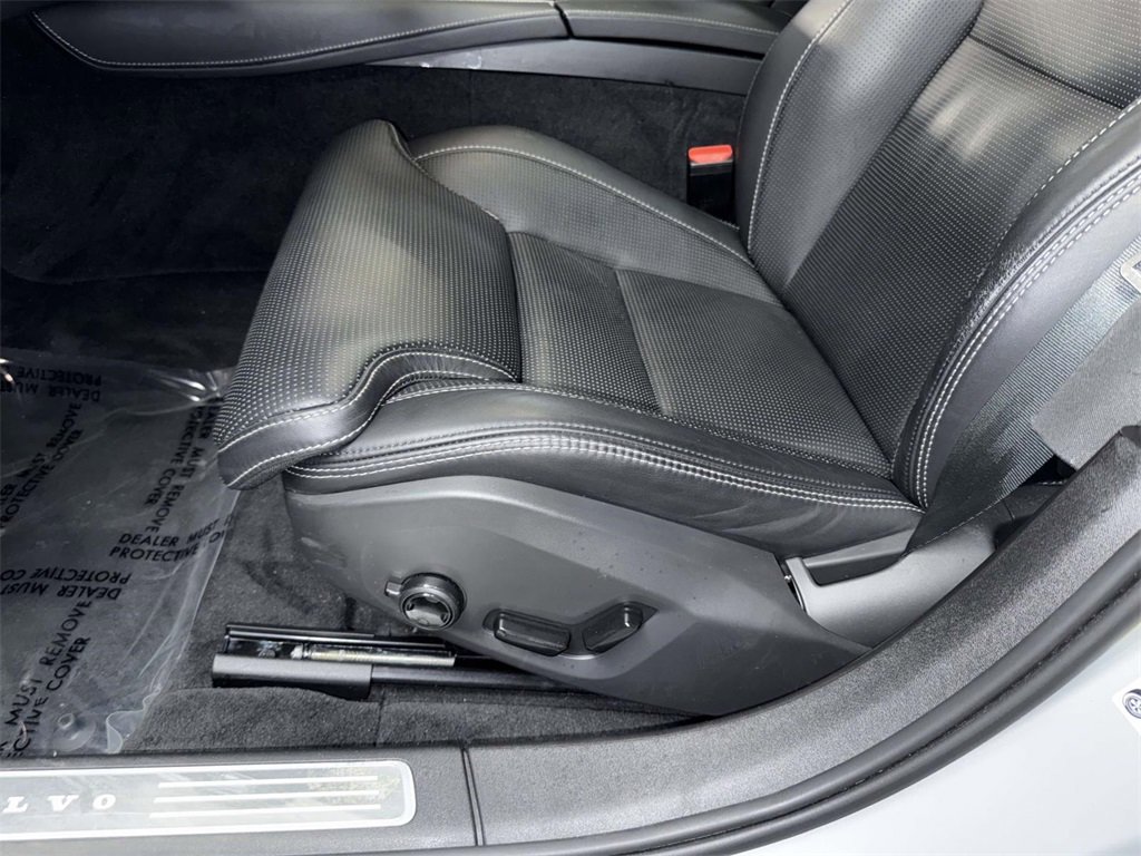 Used 2024 Volvo S90 B6 Ultimate w/ Protection Package Premier image 3