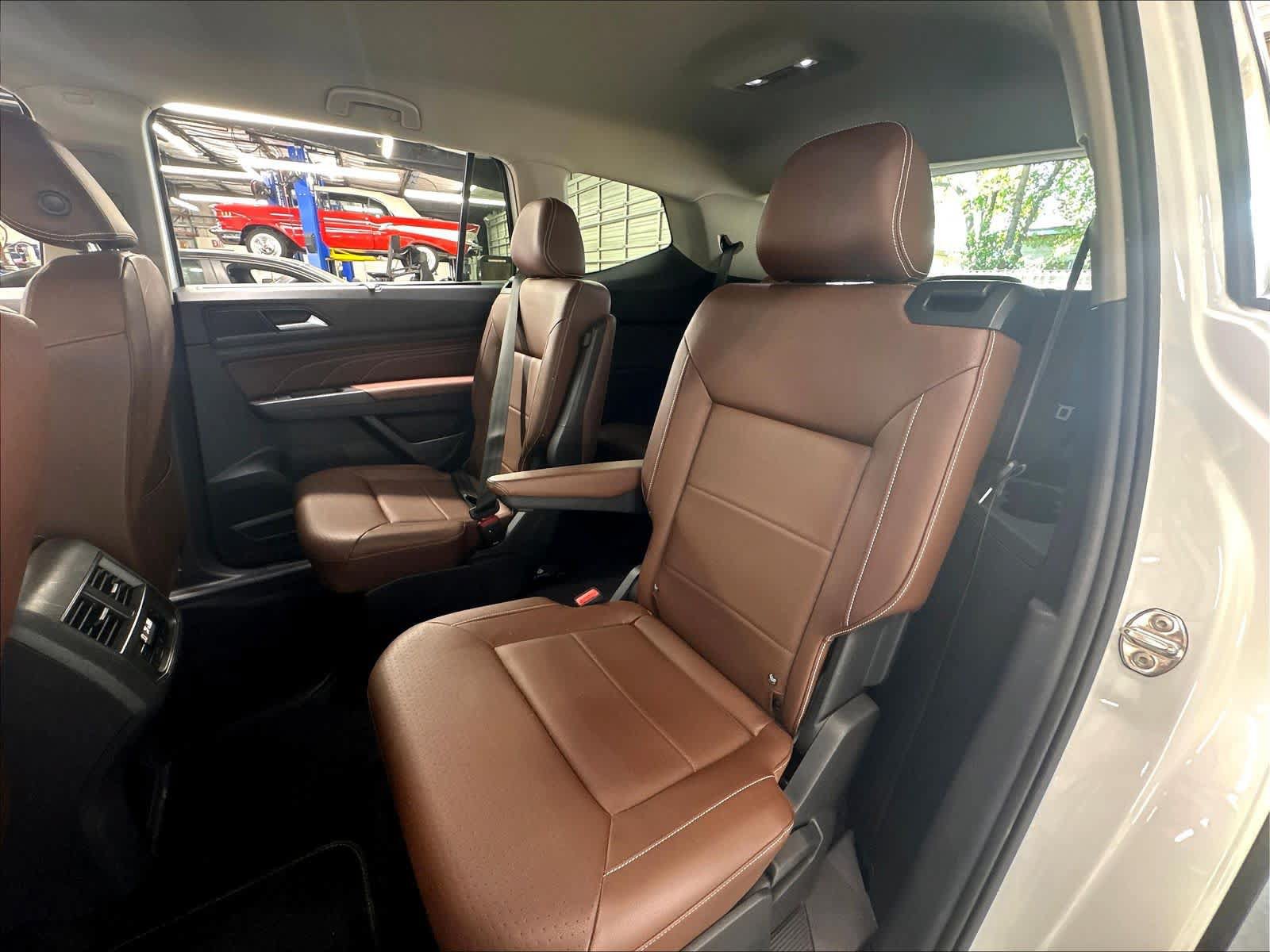 Used 2023 Volkswagen Atlas SE w/ Black Wheel Package FWD image 25