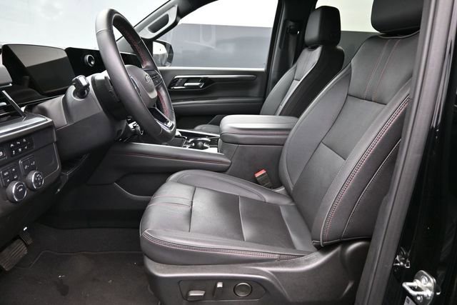 Used 2025 Chevrolet Suburban RST w/ Comfort Package AWD/4WD image 14