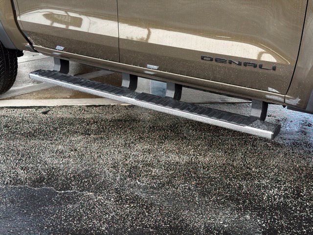 Used 2023 GMC Canyon Denali AWD/4WD image 11