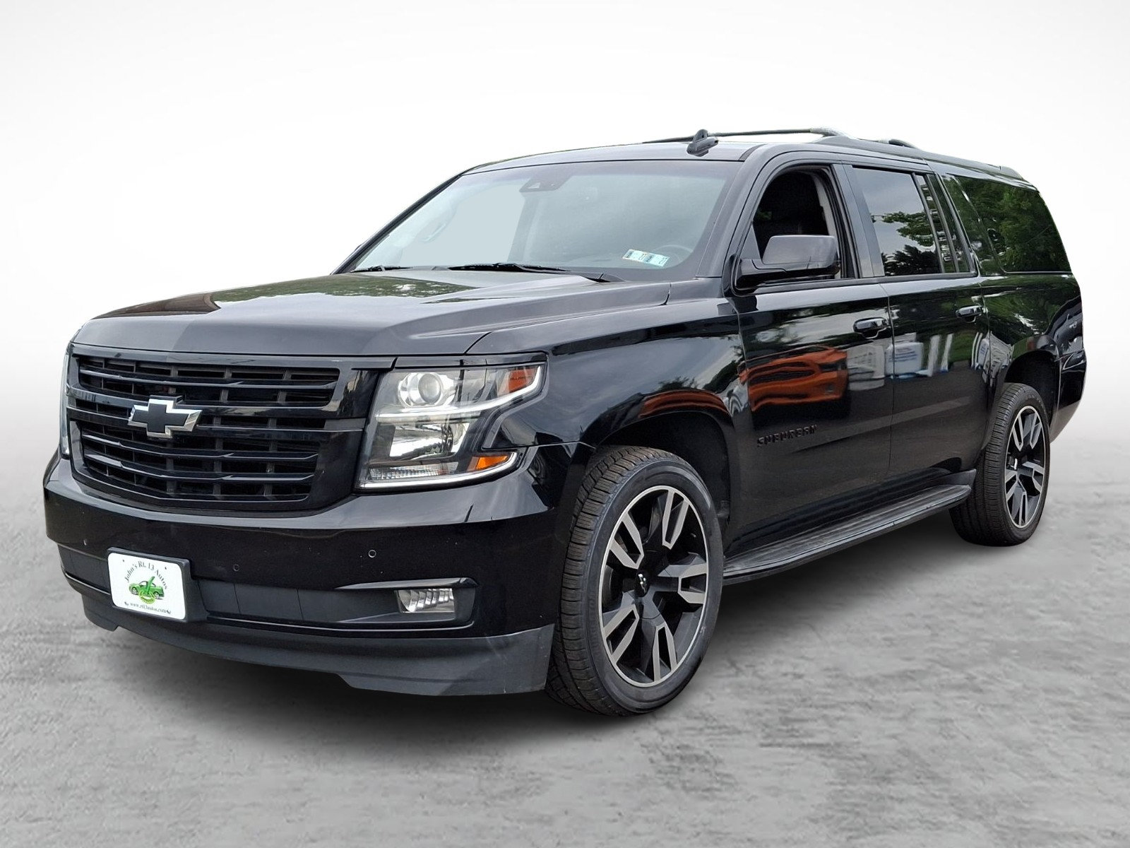 Used 2018 Chevrolet Suburban LT AWD/4WD image 3