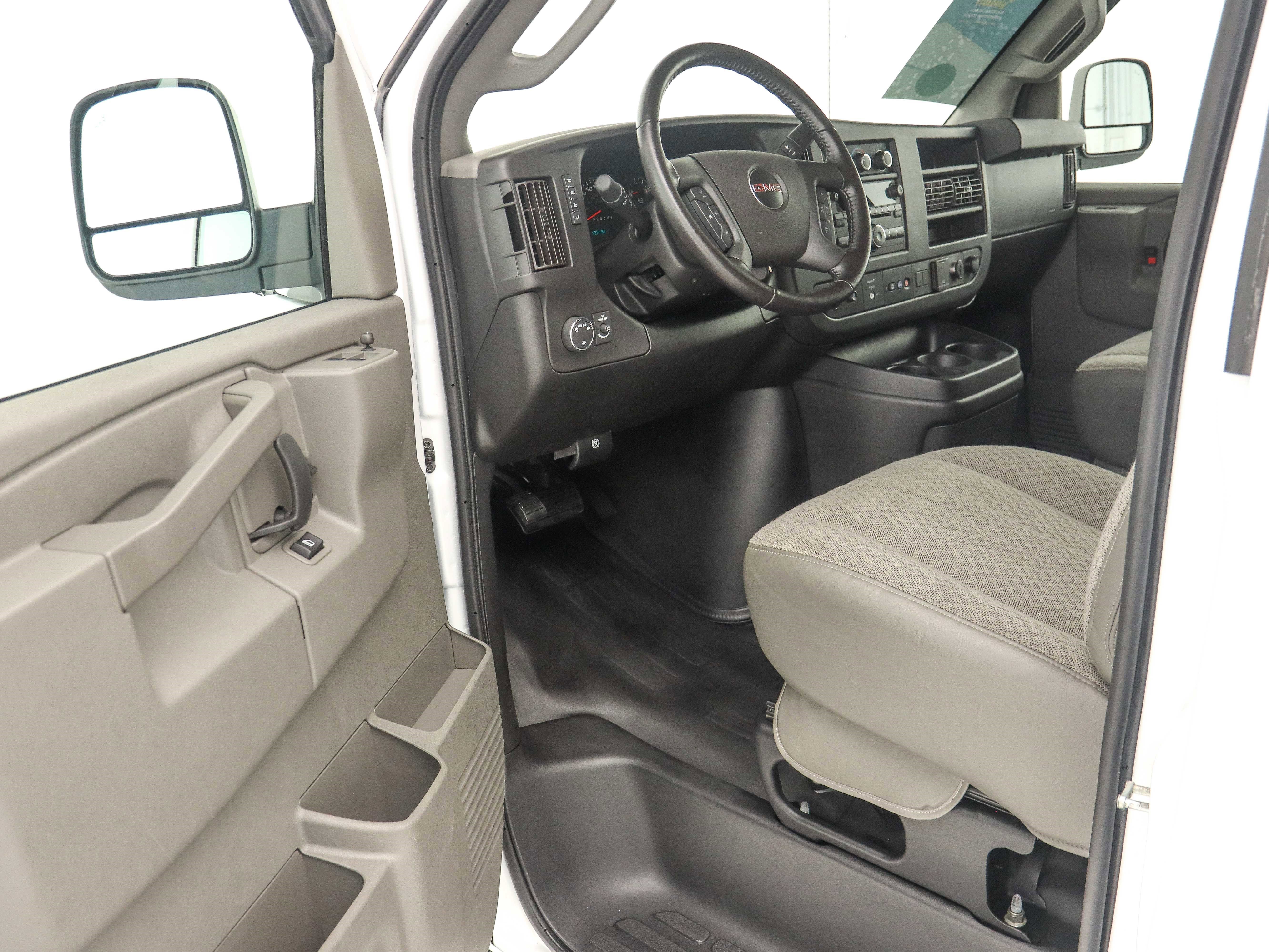 Used 2021 GMC Savana 2500 Extended w/ Driver Convenience Package image 17