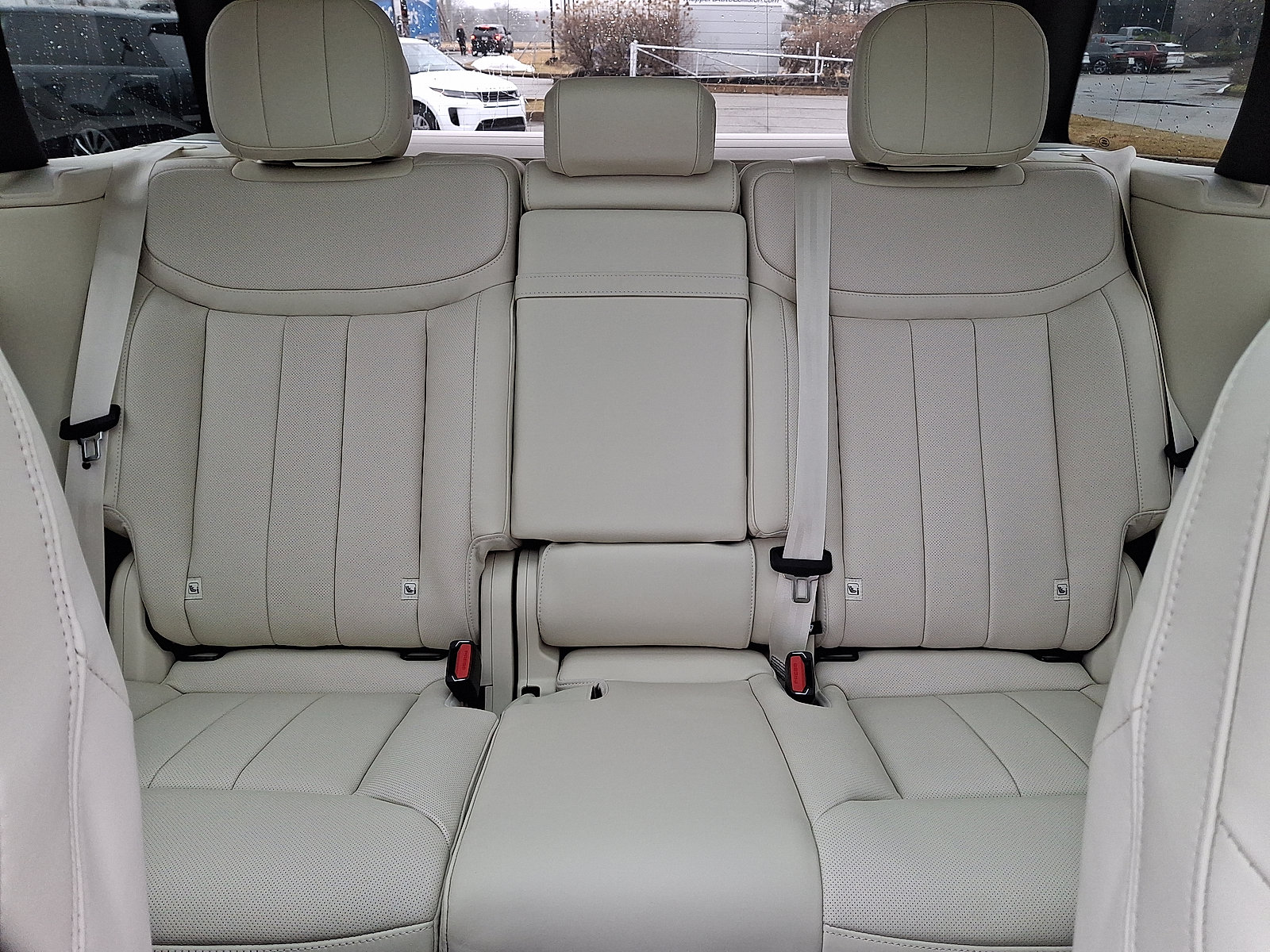 New 2026 Land Rover Range Rover SE image 16