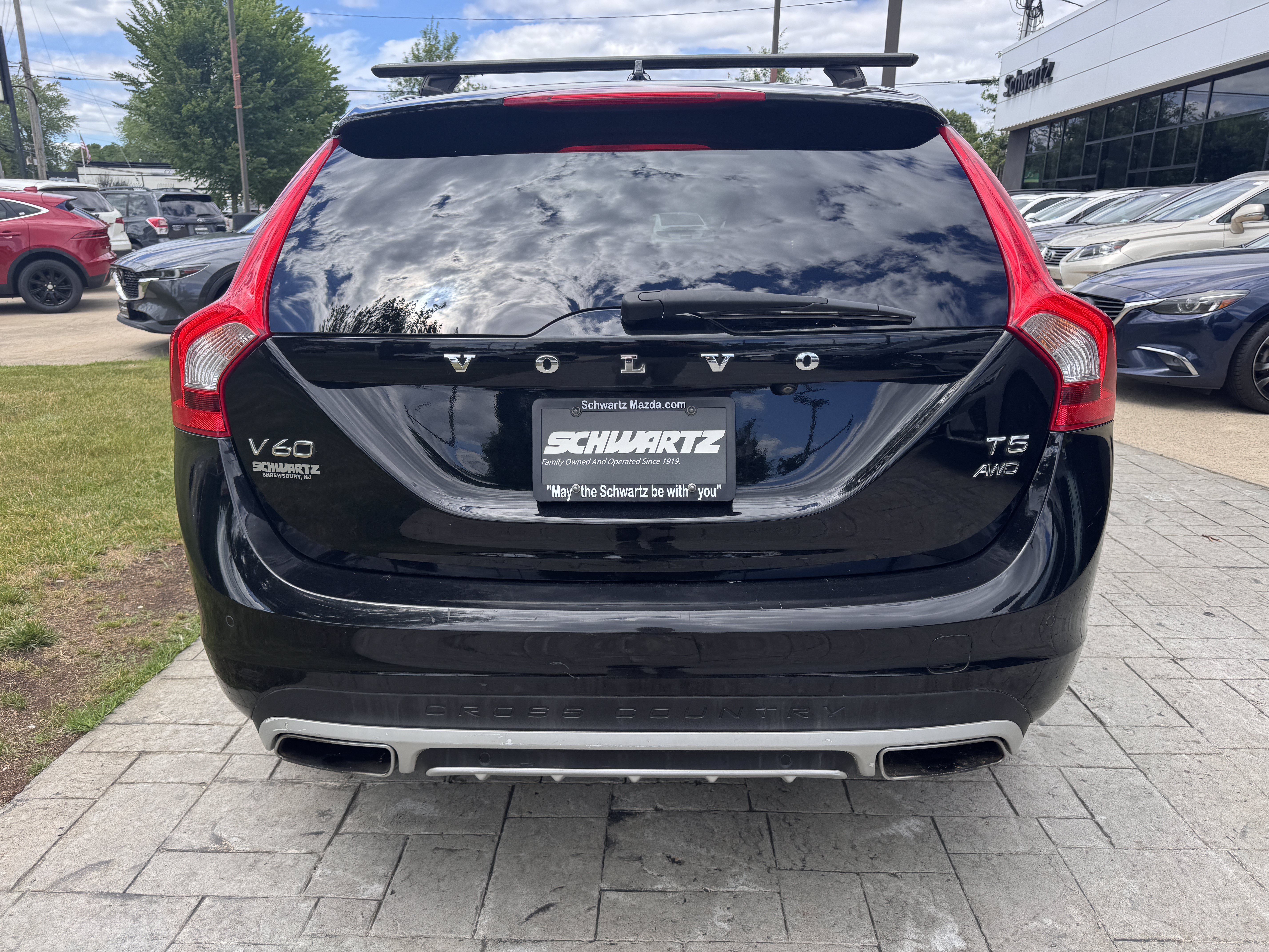 Used 2017 Volvo V60 T5 Cross Country w/ Climate Package AWD/4WD image 8